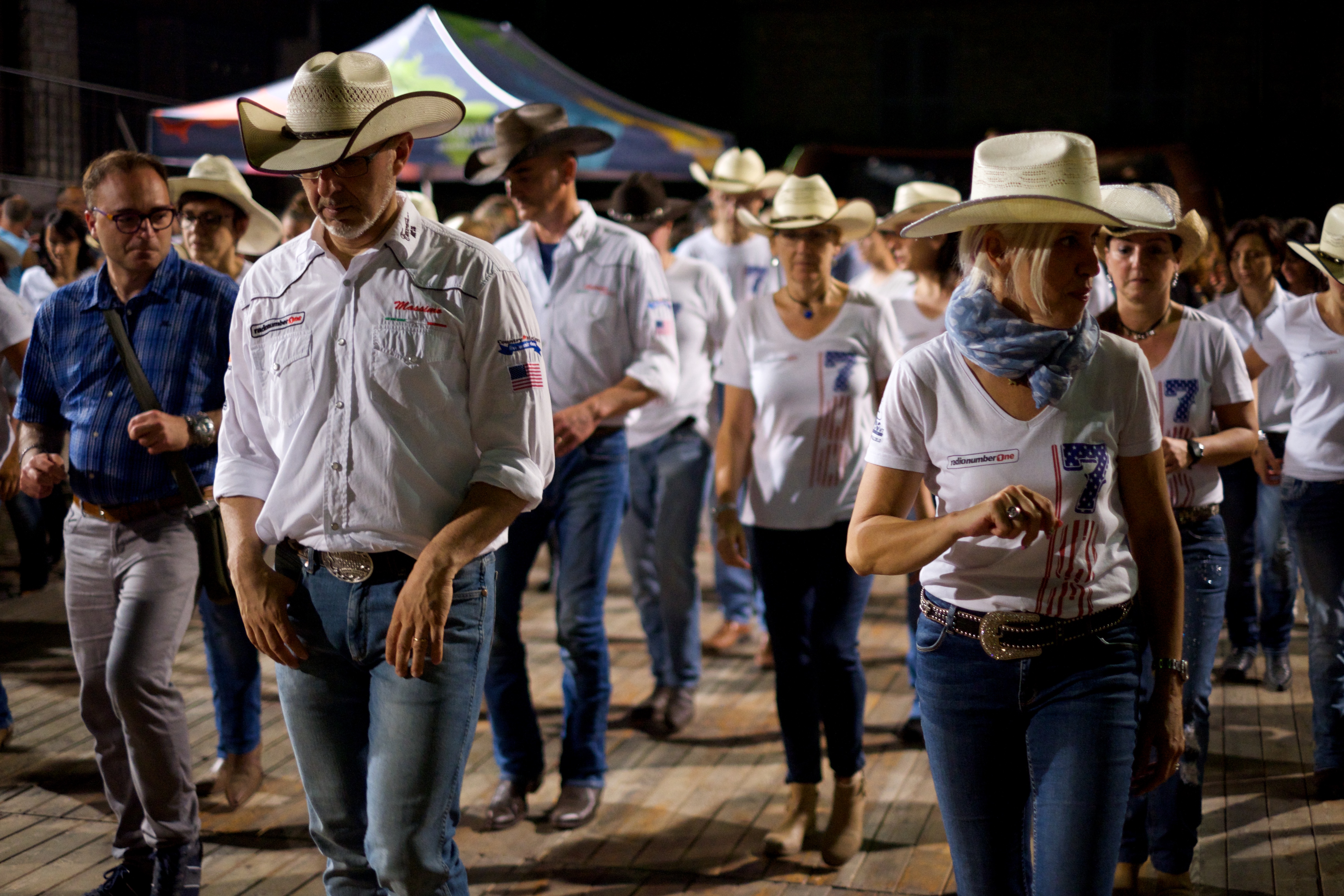 Country Line Dancing 